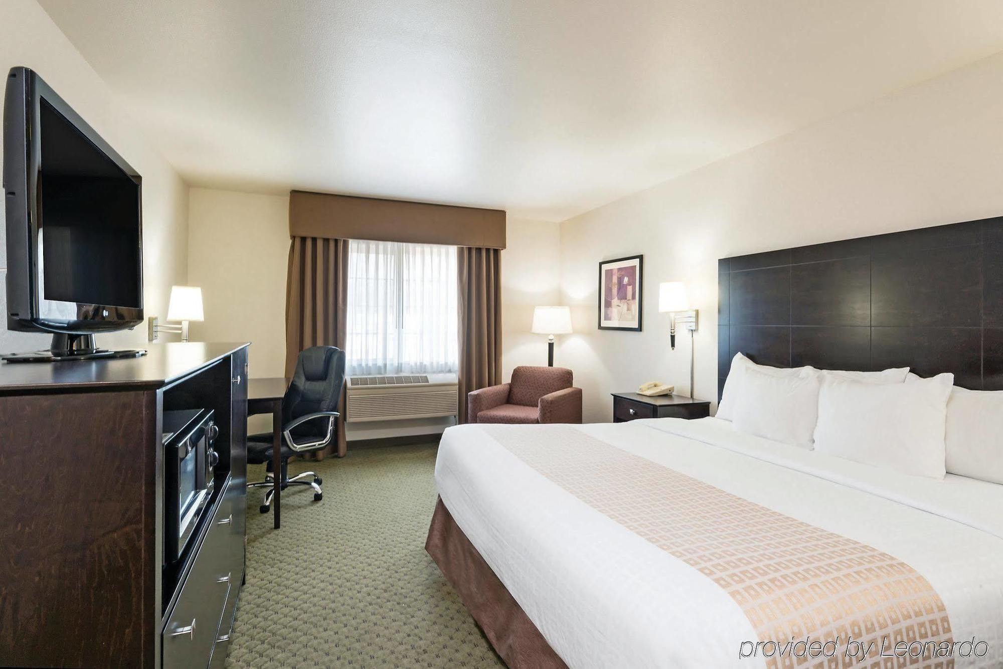 La Quinta By Wyndham Spokane Valley Exterior photo