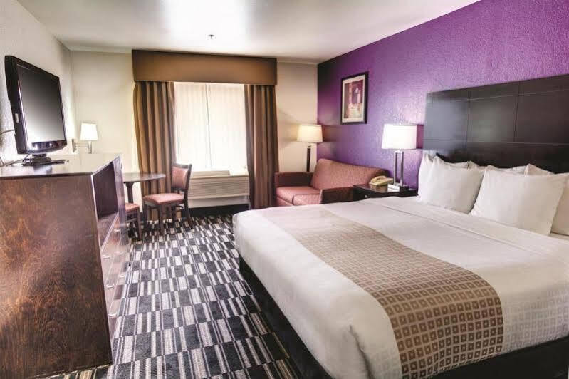 La Quinta By Wyndham Spokane Valley Exterior photo
